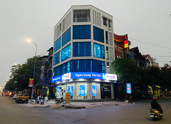 Thi công biển hiệu tại Ngân hàng Bản Việt Hưng Yên